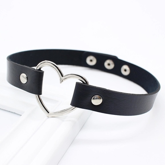 Heart ❤️ Chocker Chain - Picture 2 of 3